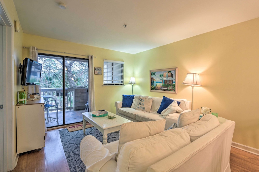 Steps to Beach & Pool Area: Hilton Head Condo