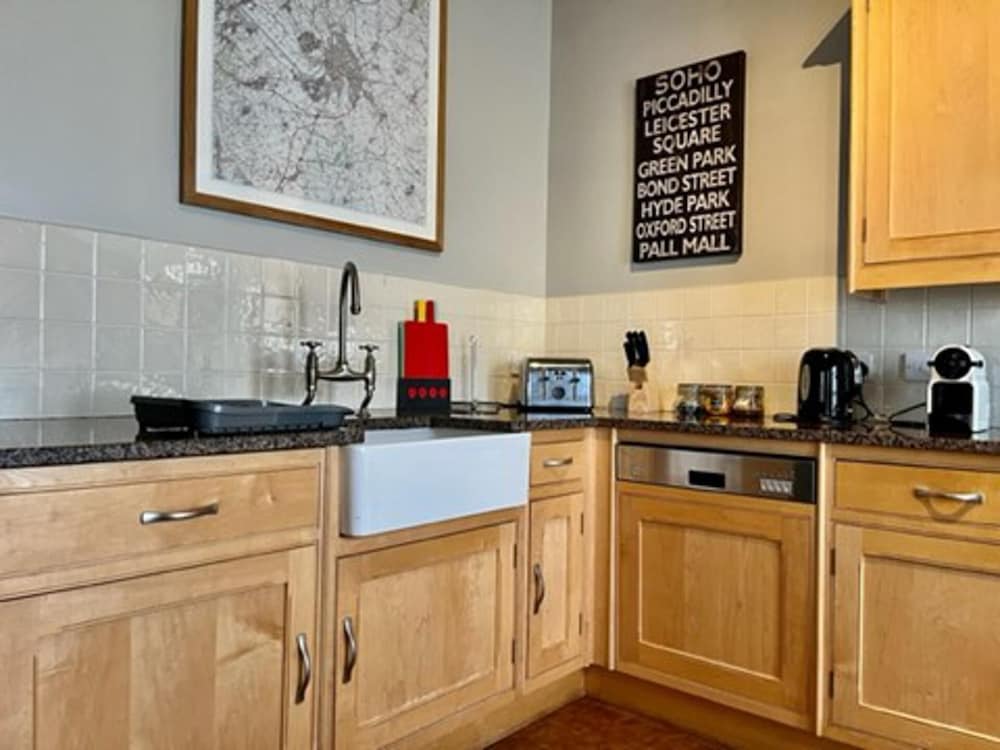 Chester Centre 2-bed Apartment -by Oddfellows