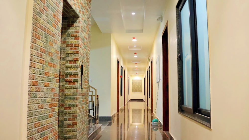 Hotel Tulsi Grand Inn