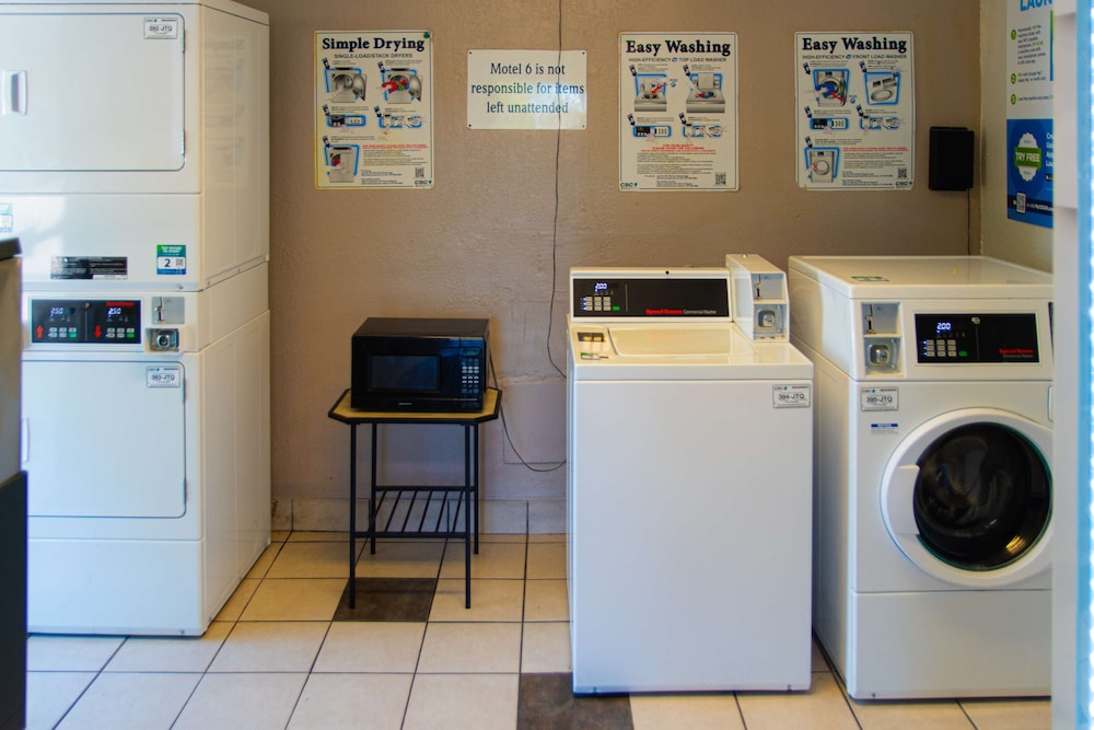 Motel 6 Lantana, FL