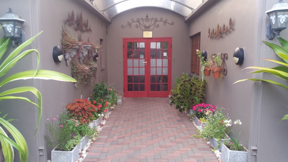 Sandpiper Guest House