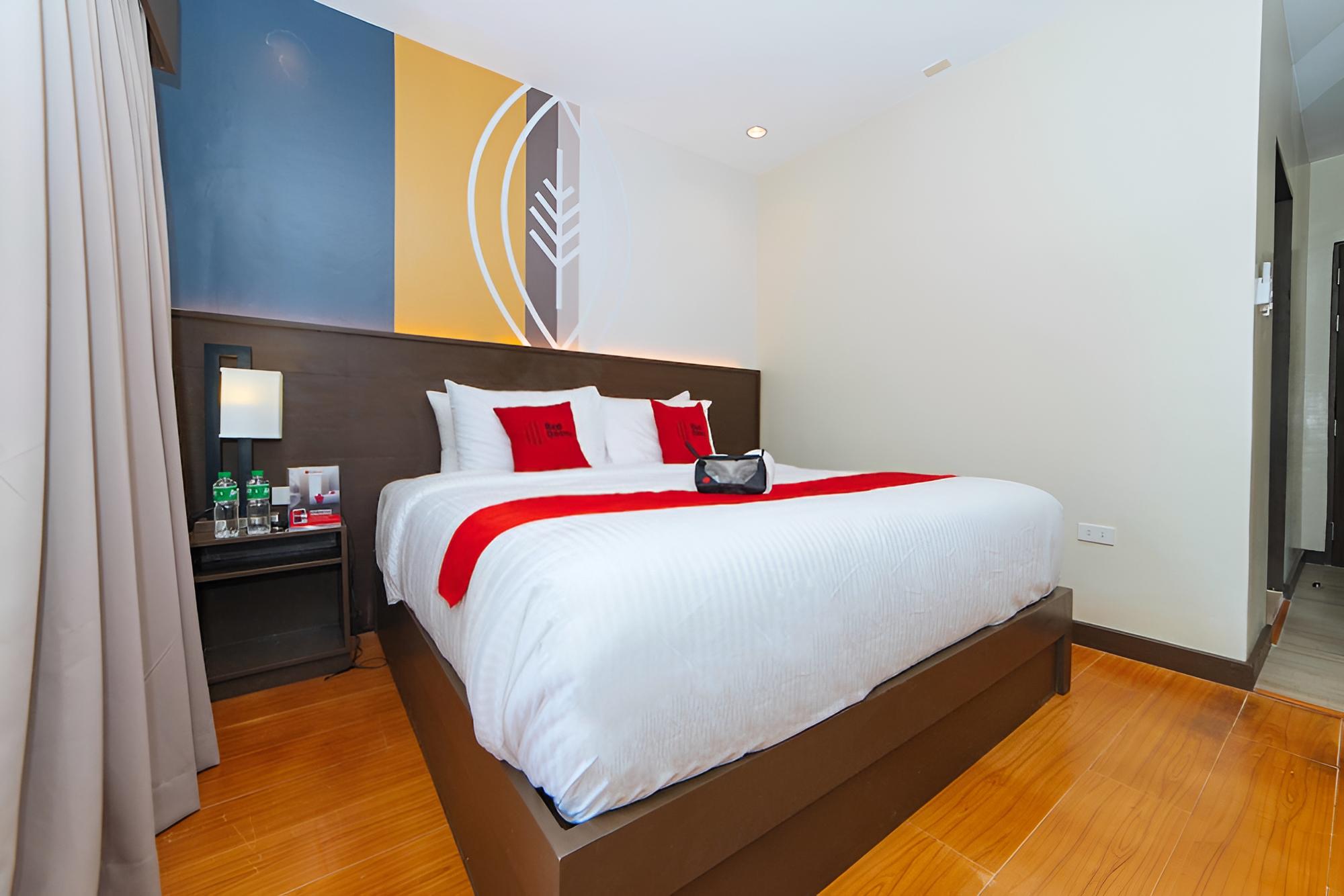 RedDoorz Premium @ Sta Rosa Tagaytay Road view 2