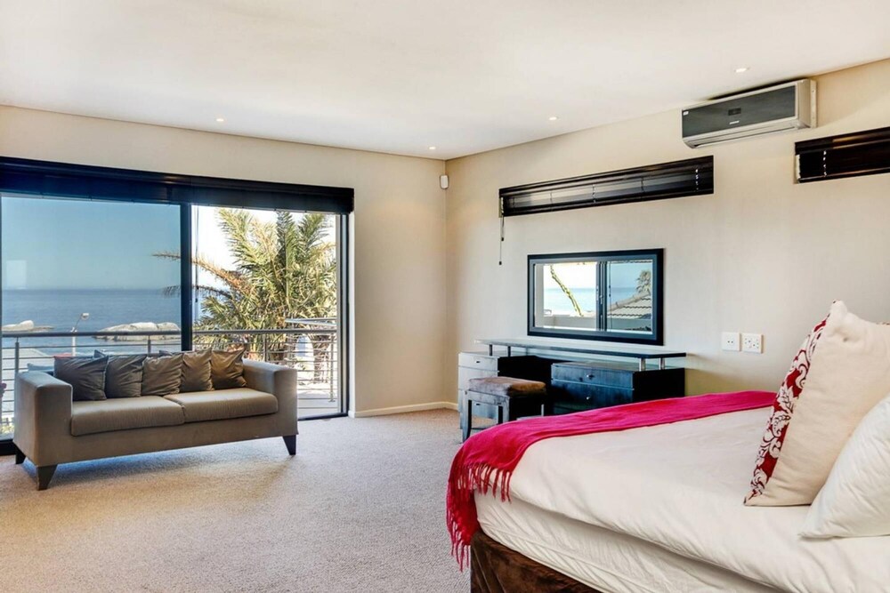 Family Home in Camps Bay w Garden Pool Bakoven Blue view 3