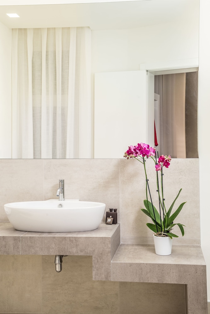 Home Boutique Luxury & Design