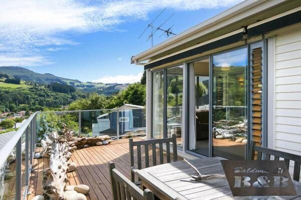Baldwin Street BNB