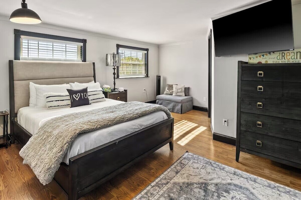 The Three Bears Retreat - King suites