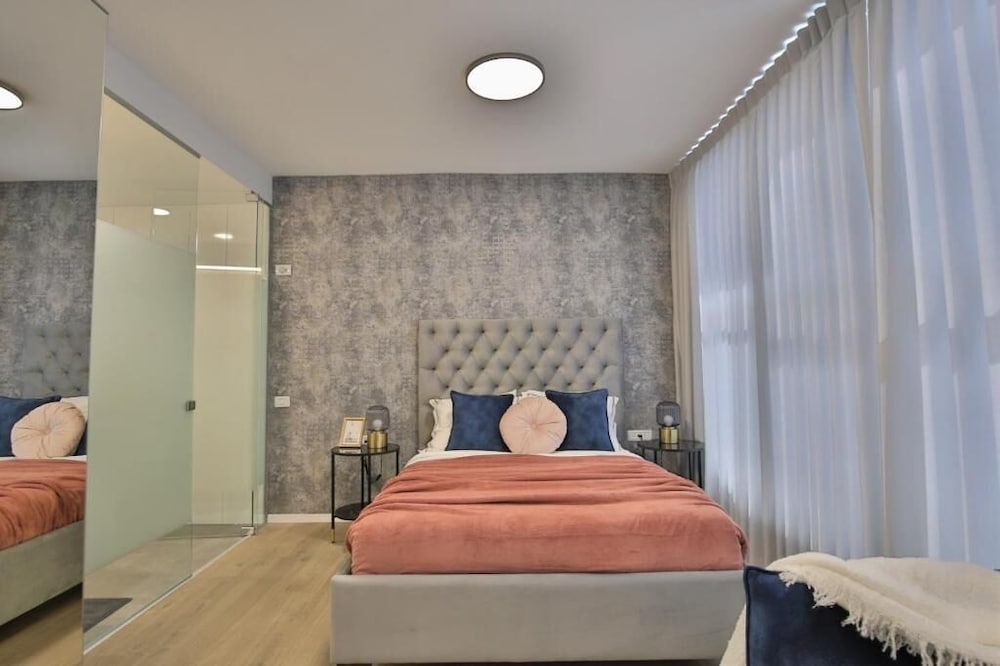 Cozy and stylish 1-bedroom apartment