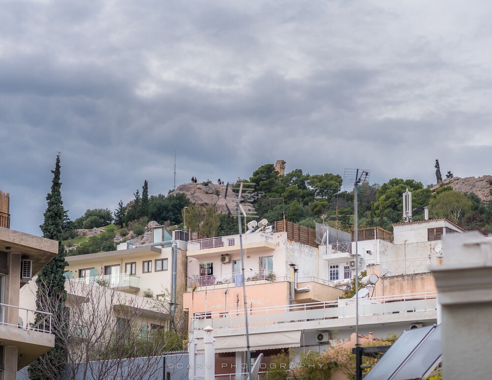 Brand new apartment touching Acropolis