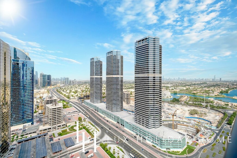 LUX The Bonnington JLT Suite 2