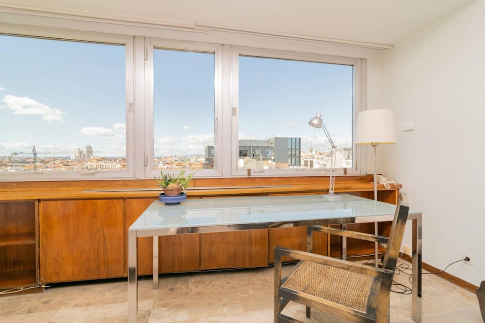 Colon 819 in Madrid With 1 Bedrooms and 1 Bathrooms