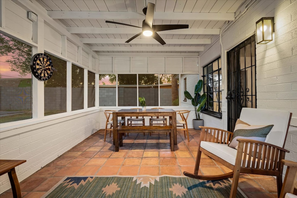 Mid-century Modern Oasis w Calm Backyard Escape
