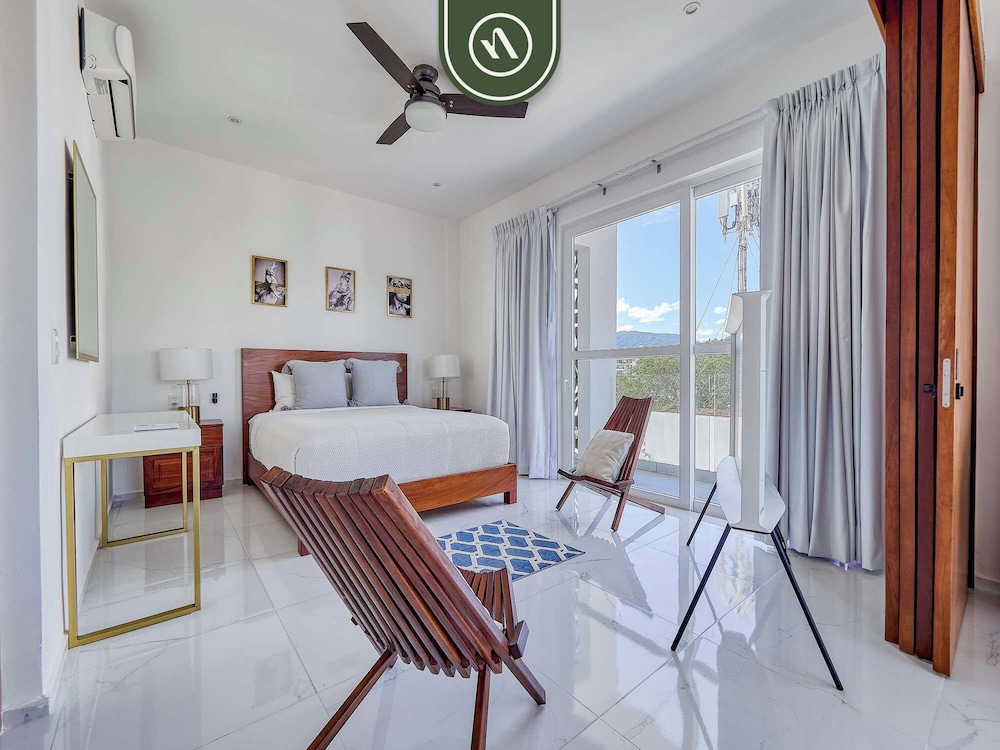 Great Design 1BR Condo - Rooftop Pool