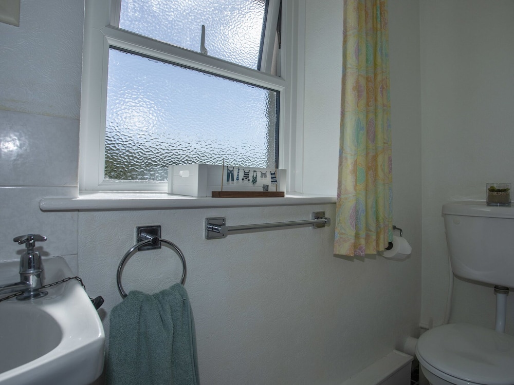 17 Victoria Terrace - Perthi view 2