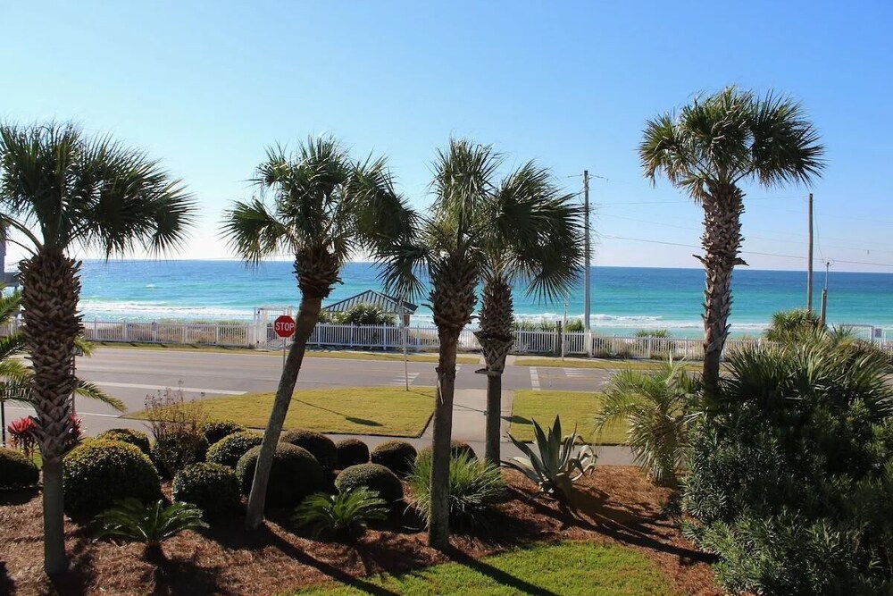 Gulf Winds East #10- The Turtles Nest