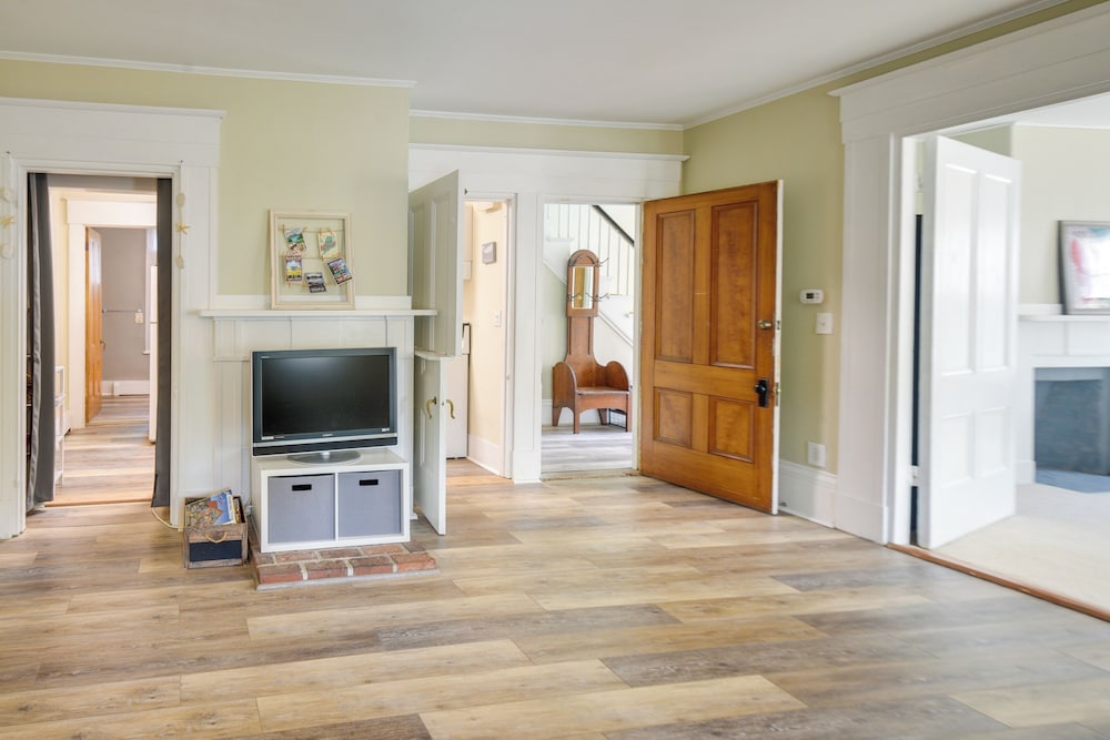 Kennebunk Apartment w/ Local Beach Access! - Property Image 9