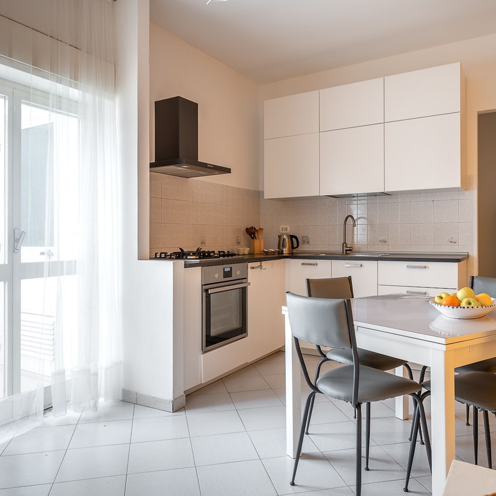 Comfy Central Apartment by Wonderful Italy