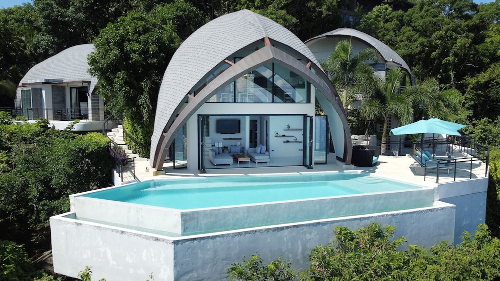 Villa Moonshadow