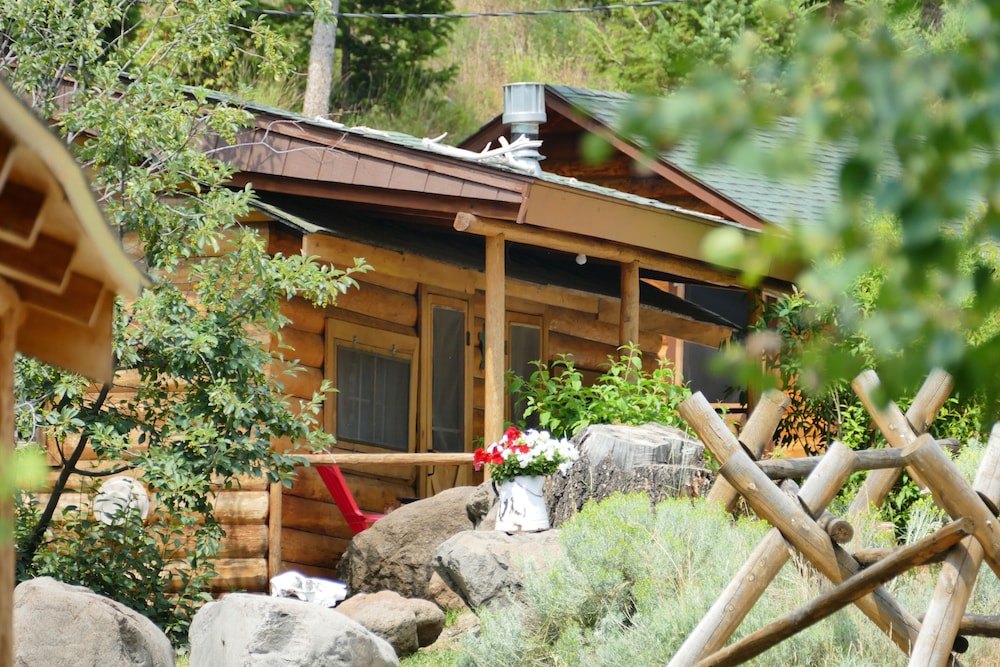 Creekside Lodge at Yellowstone