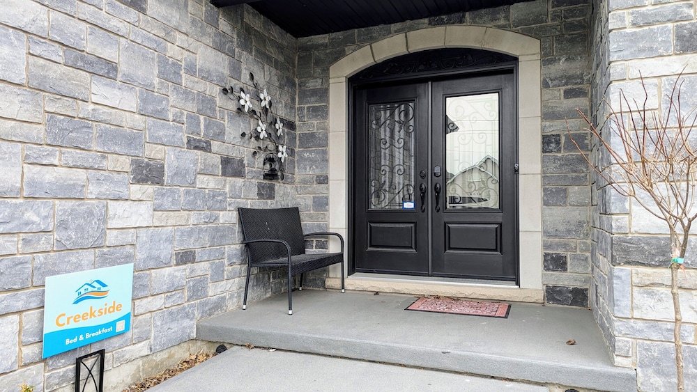Niagara Creekside B&B