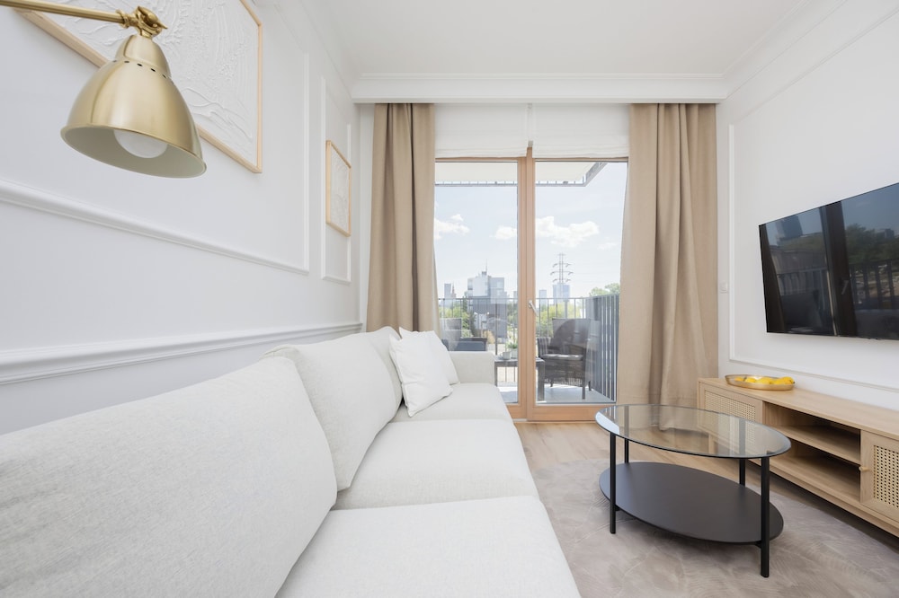 Kolejowa Apartment Warsaw by Renters view 3