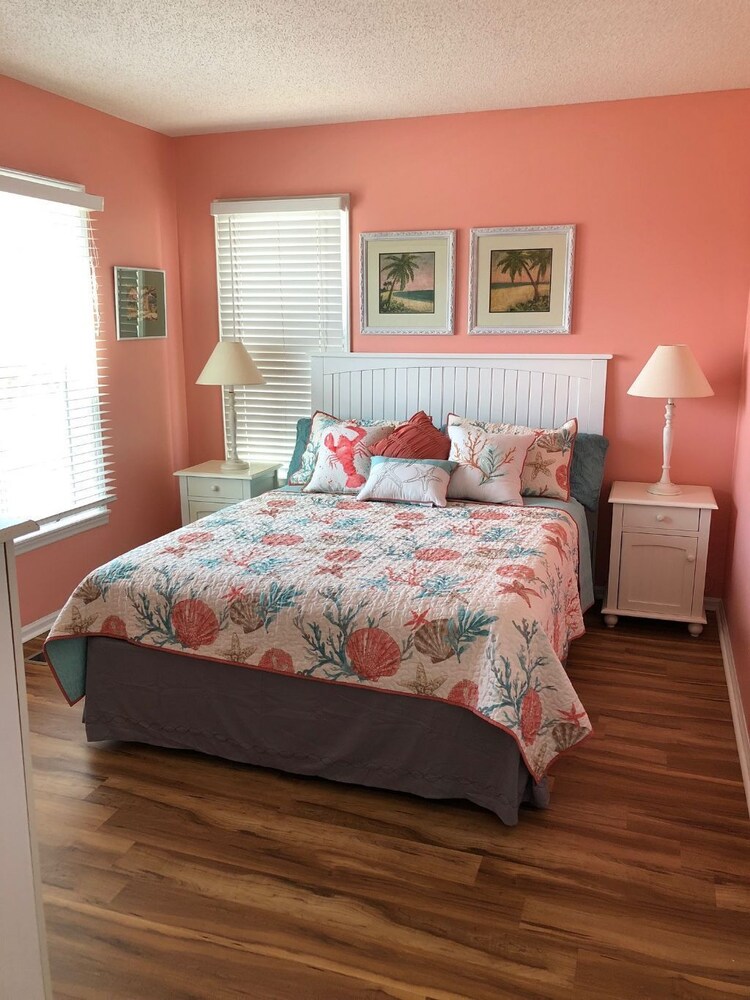 Tailslide Inn 4 Bedroom Home by RedAwning - Property Image 3