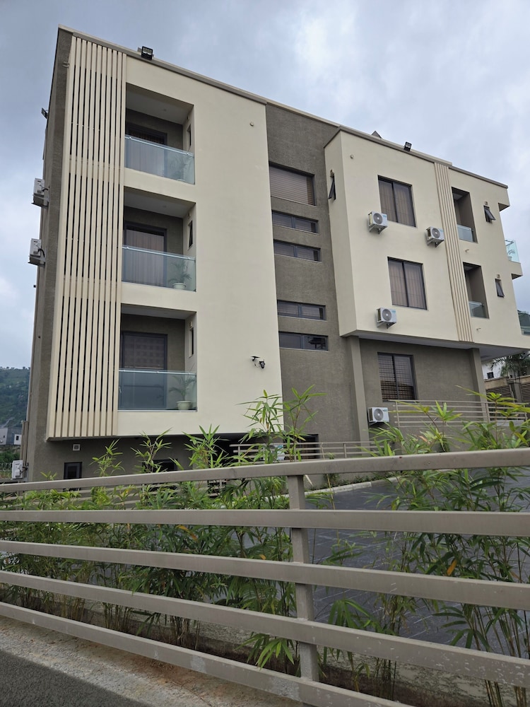 HOUSE 3204