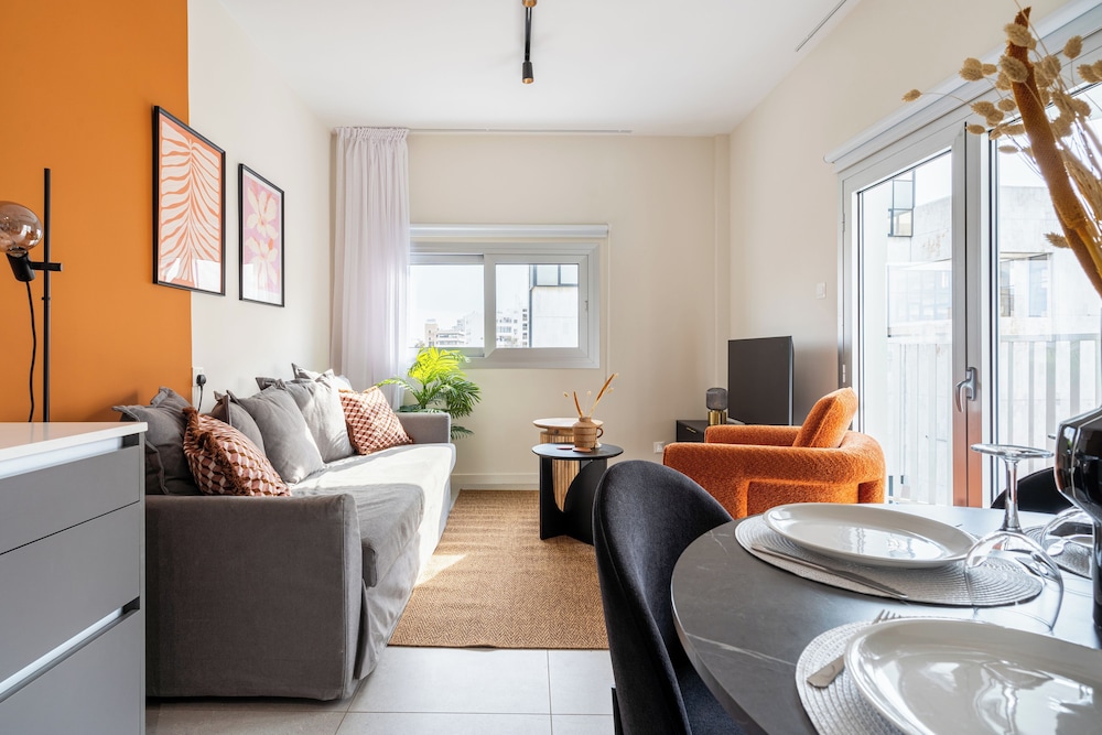 Local Host Living - Signature Apartments in Nicosia