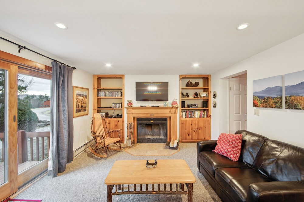 Tahawus 74I - A Cozy Adirondack Retreat 2 Bedroom Townhouse by The Summit at Gore Mountain