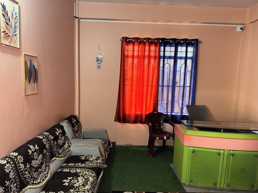 XTSY Travellers Hostel