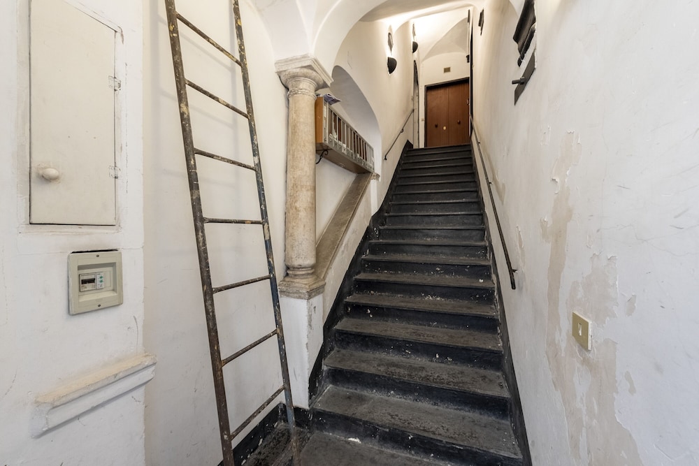 Charming Flat Next to Genoa's Aquarium