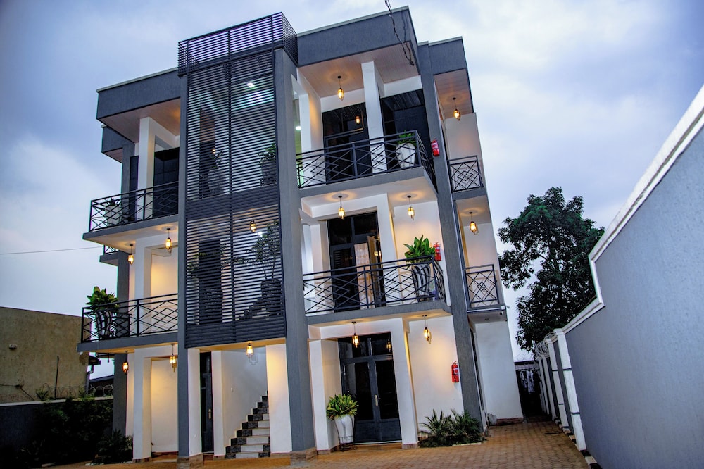 Inviting 8-bed House in Kigali Near rbd