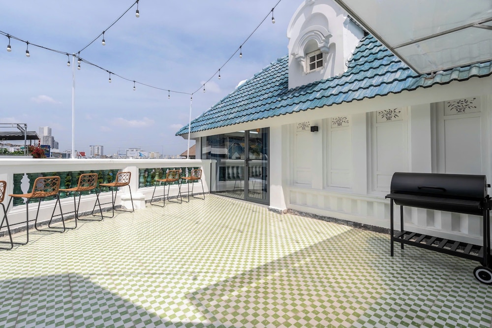 Lux white villa 9 Bedrooms