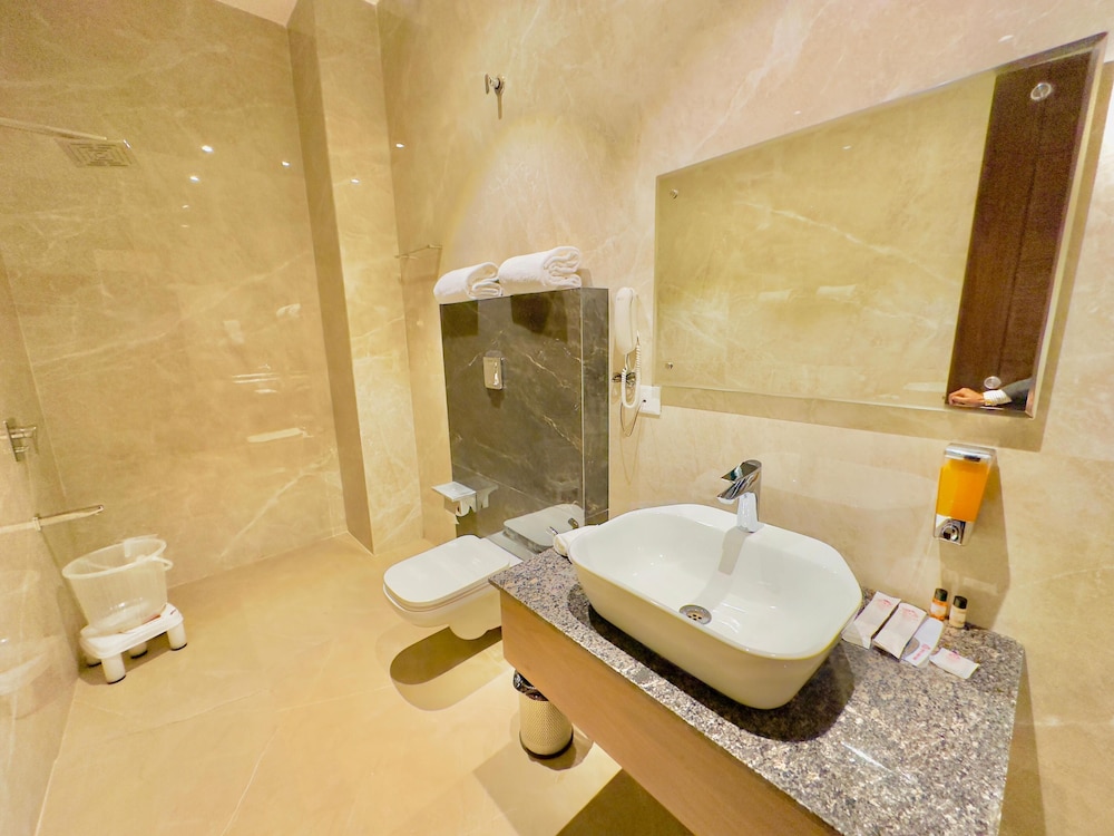 HOTEL SUKH FARM