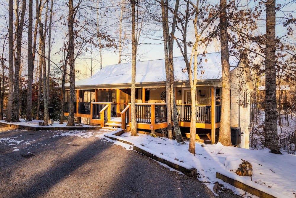 Moondance Cabin by Lightfoot Stays