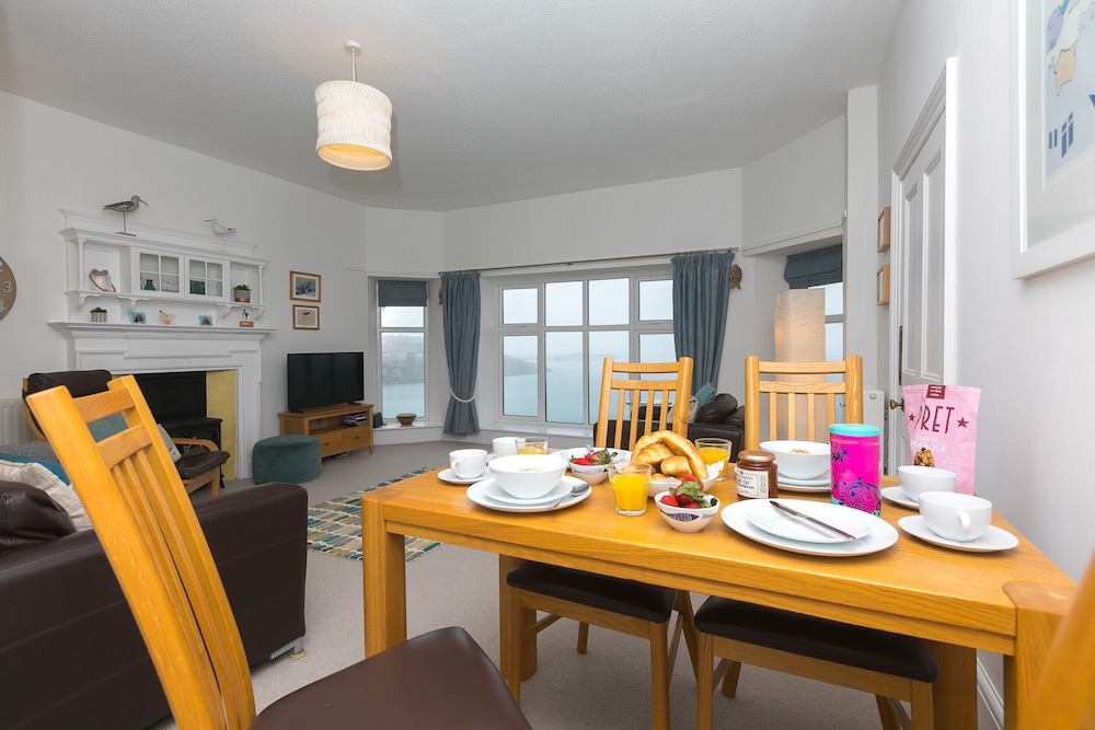 4 Pentowan Court