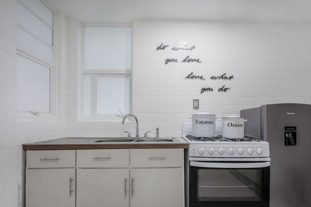 3BR Polanco Condo -elevator -parking-washer/dryer photo 2