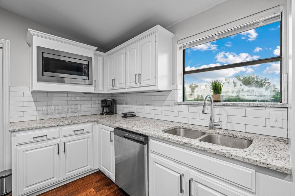 Spacious House-single Level Near Lake Huge Parking