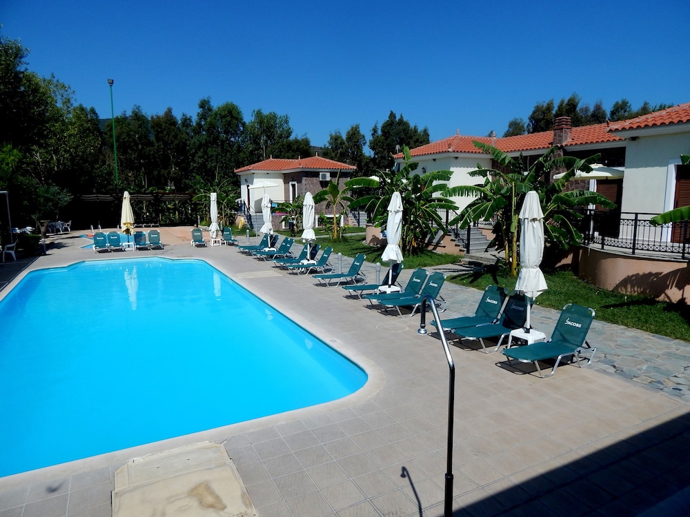 Kaloni village apartments