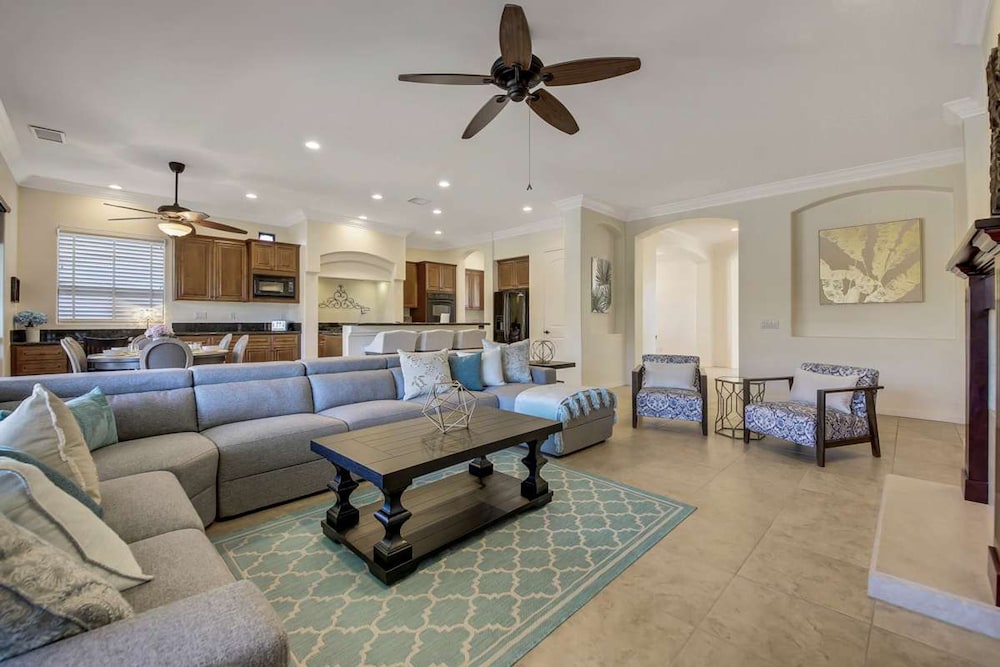 Elegant Desert Oasis Near Coachella Palm Springs