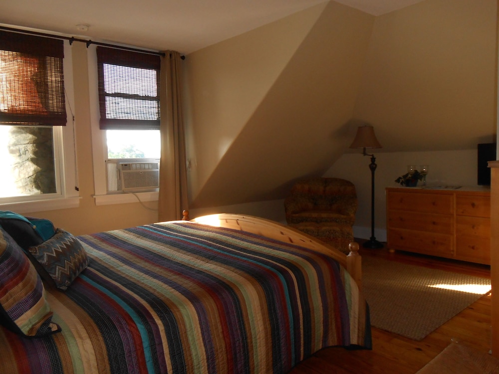 Lakeview Inn