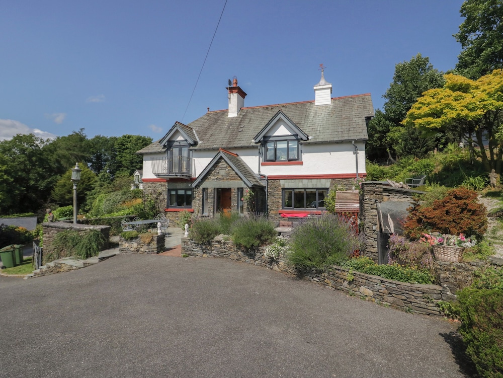 Storrs Lodge