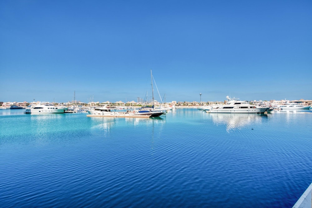 Stunning Sea View Private Beach on the Palm