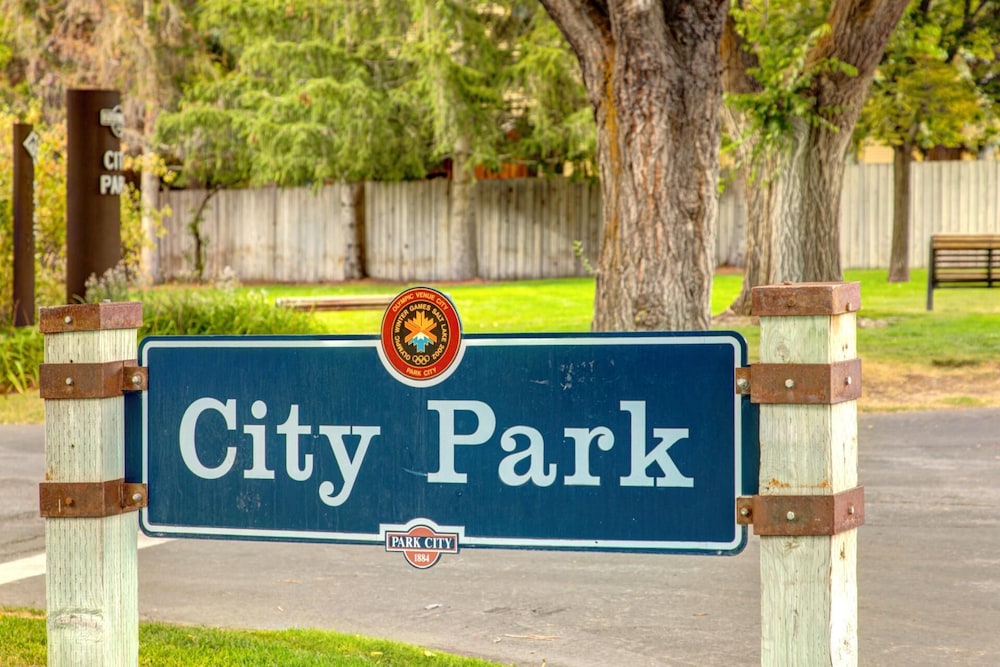 Park City KBM Resorts Walk To Main Street And To Park City Mountain, Hot Tub, On Free Citywide Bus Route 2 Units, 8 Bedrooms Ml-1341