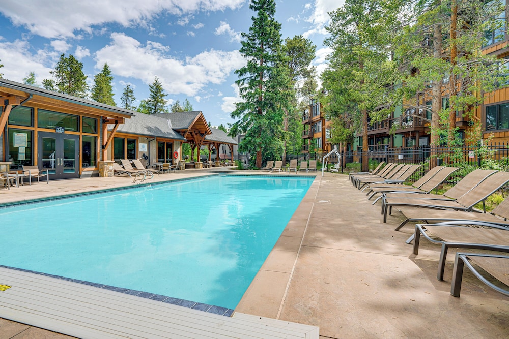 Walk to Slopes & Main St: Cozy Breckenridge Condo!