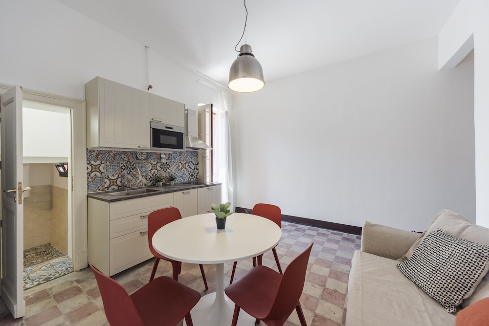Urban Garden Apartment