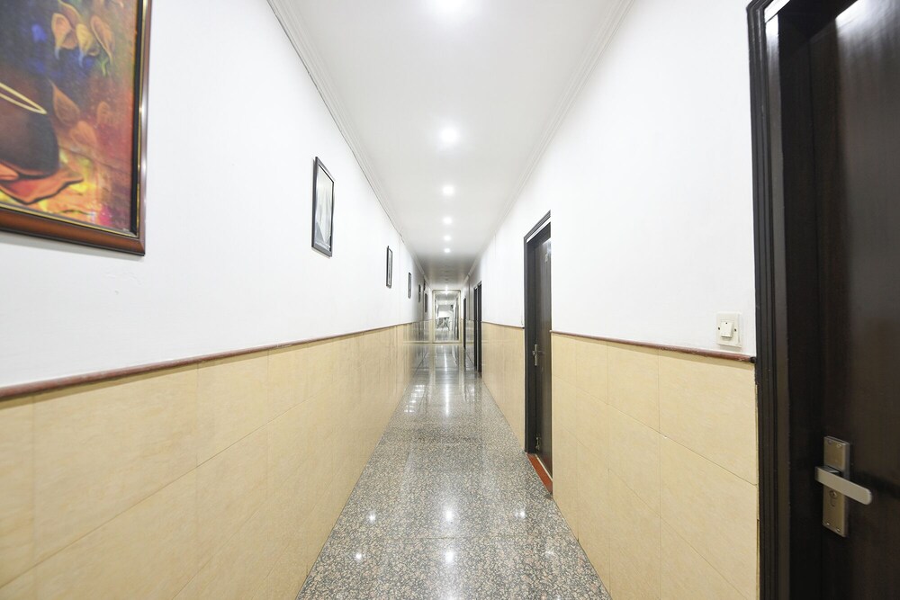 Fabhotel Golden Palm