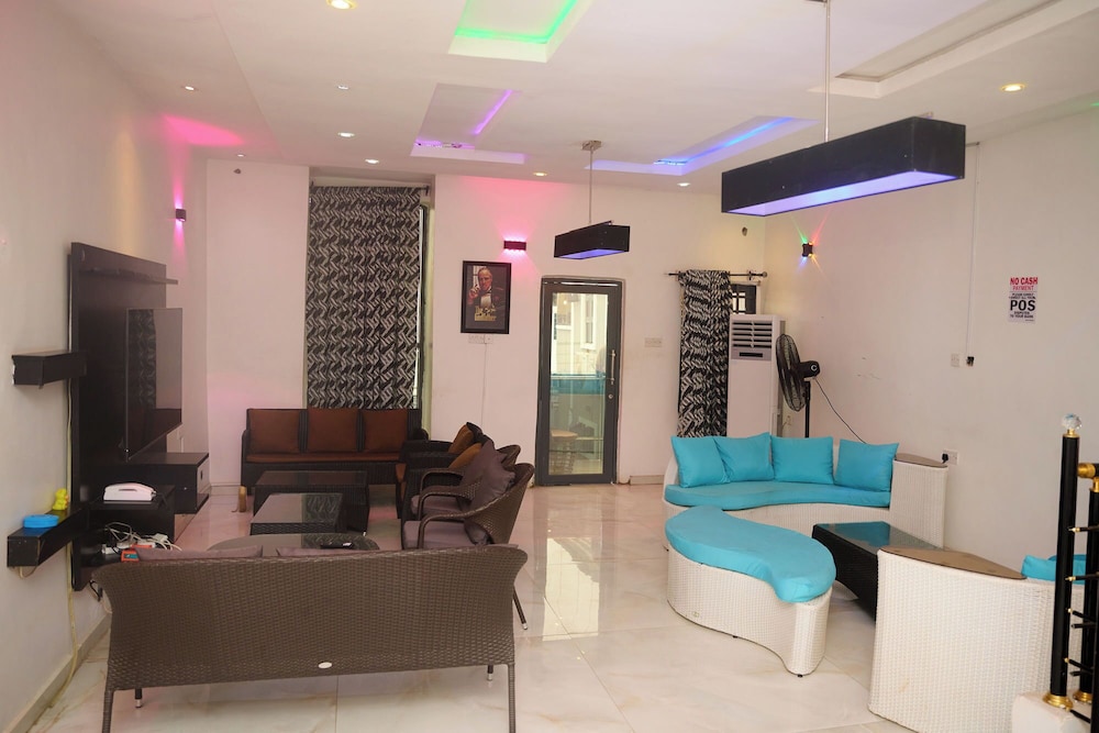 Luxurious 1 Duplex and 3 Flats Apartments, Ugbor Village RD, Benin City Nigeria