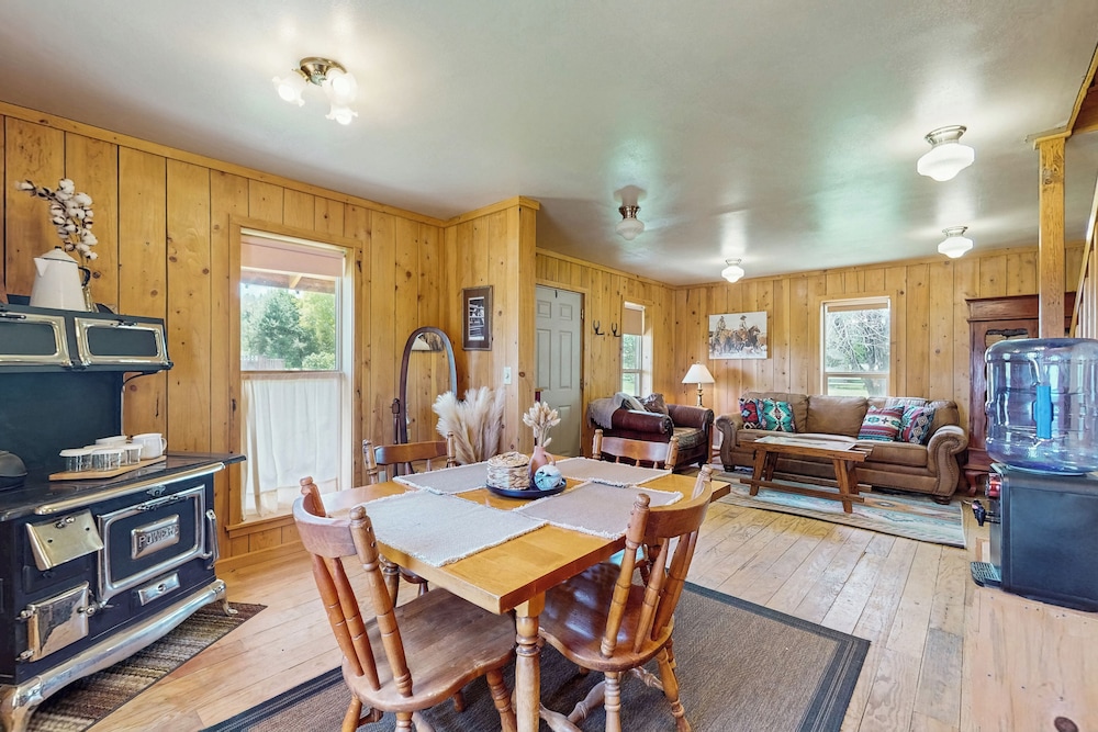 1 BR Bunk House on Long Hollow Ranch, Dog Friendly