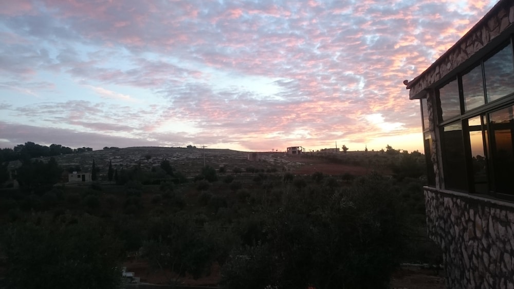 Town of Nebo Hotel