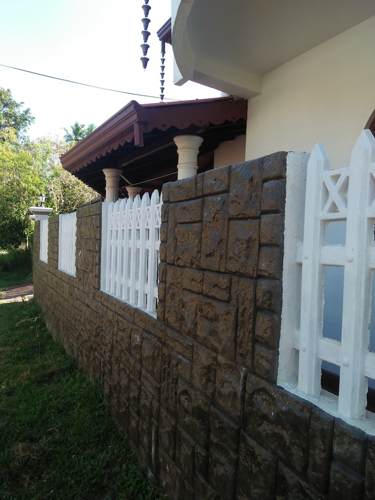 Vihara Safari Homestay